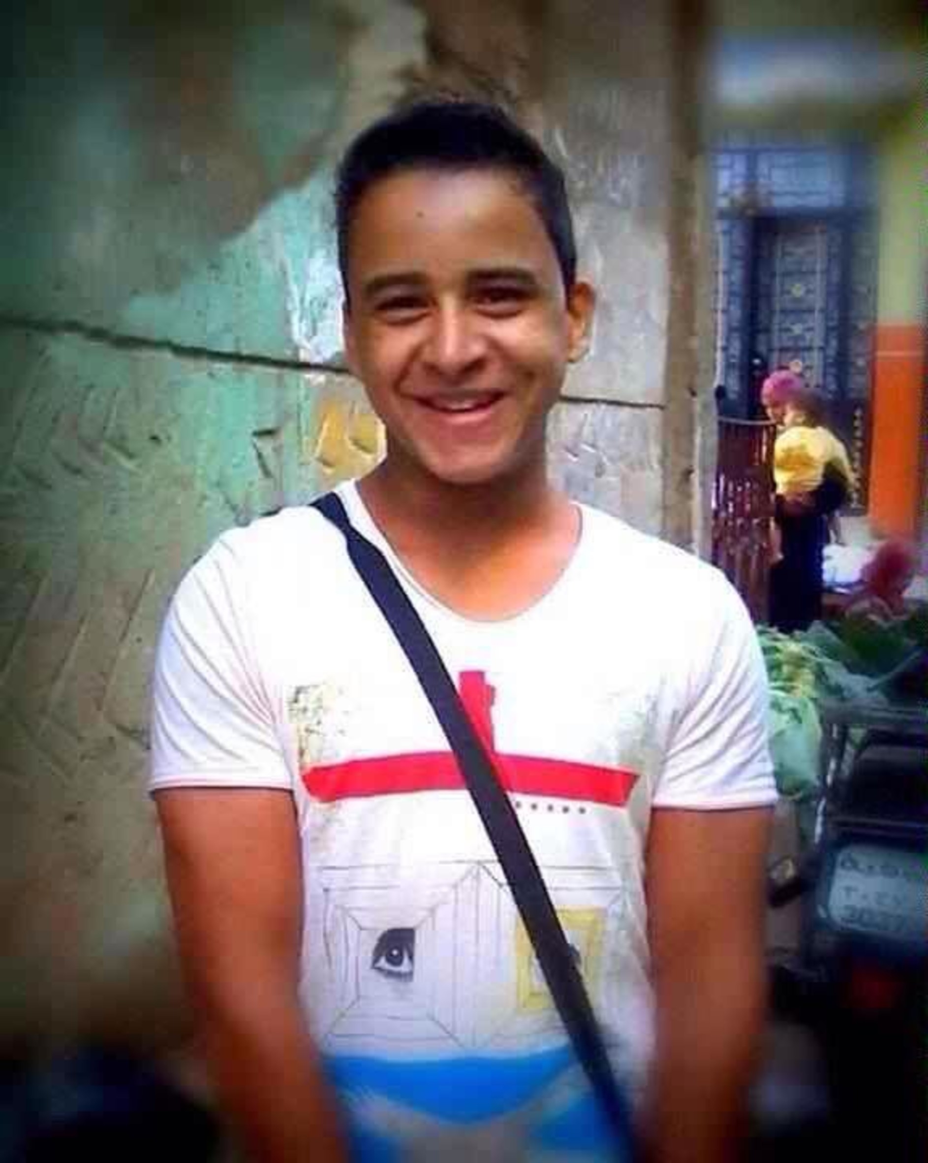 Mahmoud Hussein erneut wegen AntiFolter TShirt inhaftiert Amnesty